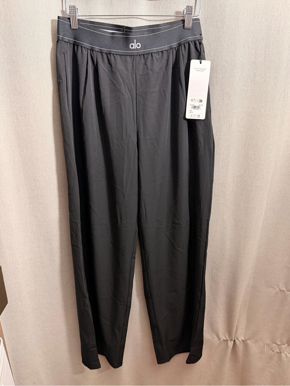 ALO Yoga Men’s Black Slim Active Jogger Pants